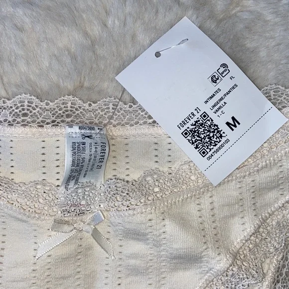 Forever 21 lace trim cheeky panty cream color seamless eyelet material vanilla M - Picture 6 of 11